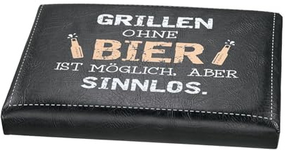 TAG2 BY SUZENNA Outdoor Hocker Bierkiste, Sitzaufsatz Modell: Grillen OHNE Bier..., Material Kunstleder, Maße 44 x 34 x 5 cm, Farbe schwarz, ideal für Garten, Terrasse, Bar, oder einfach Zuhause.