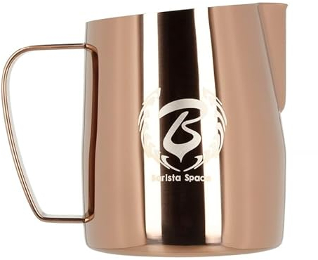 Barista Space Jarra de leche plateada pulida, ideal para latte art con boquilla precisa, ligera y manejable, recomendada por campeones del mundo, color plateado dorado, 450 ml