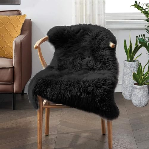 JXLOULAN Faux Lammfell Schaffell Teppich Schwarz 60x90 cm, Weicher Flauschiger Teppich Wohnzimmer Deko, Longhair Fell Lammfellimitat Carpet für Stühle Sofa Schlafzimmer Kinderzimmer