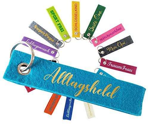 Schlüsselanhänger personalisiert mit Namen oder persönlicher Widmung aus hellblauem Filz - von SupaRina