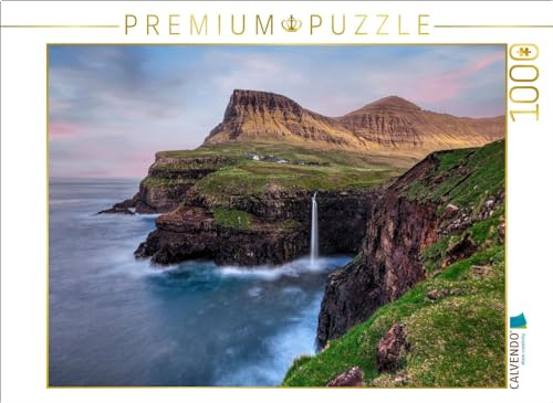 Puzzle · Múlafossur | Múlafossur ist ein ikonischer Wasserfall auf den Färöern · 1000 Teile · Lege-Größe 64 × 48 cm · CALVENDO Puzzle