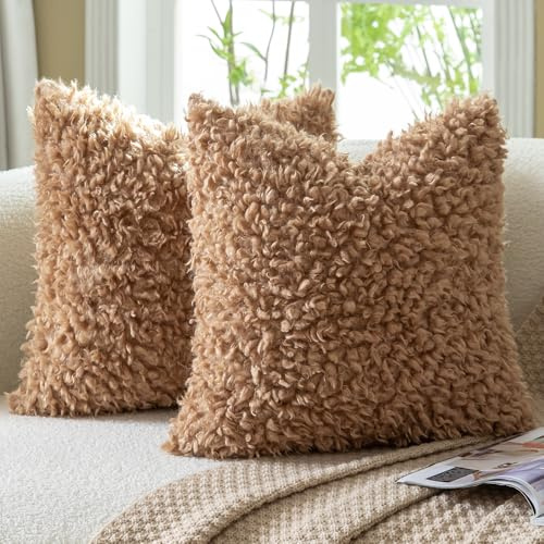 Mandioo 2er Set Kissenbezüge 40x40 cm Hellbraun Faux Pelz Bouclé Dekorative Sherpa Kissenbezug Dicke Flauschige Fleece Kissenhüllen Dekokissen Sofakissen Couchkissen Sessel Bett Wohnzimmer