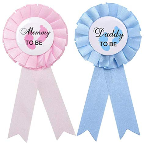 Gender Reveal Button Pins,2 Pezzi Baby Gender Reveal Pins, Daddy And Mommy to Be Tinplate Badge Pin Gifts, Baby Tinplate Badge Pin with Baby Feet Shape for Baby Shower Party Celebration