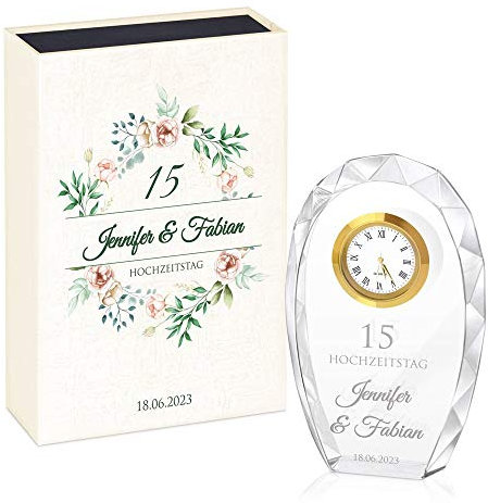 Maverton Glas-Statuette mit Uhr - Statuette mit Gravur - in personalisierter Box - Kristall Statuette - Uhr mit 3D-Gravur - für Paare - Ehepaare - Brautpaare - Blumenkranz