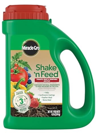 Miracle-Gro Shake 'N Feed Tomato, Fruit and Vegetable Plant Food - Fertilizer for Vegetable Gardens, for In-Ground and Container Plants, Feeds up to 3 Months, 4.5 lb.