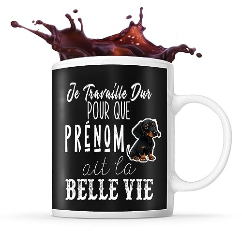Tasse Teckel Je travaille dur Prénom Nom Personnalisable | Mug Café Thé Idée Cadeau Personnalisé Homme Femme Original pour propriétaire de chien