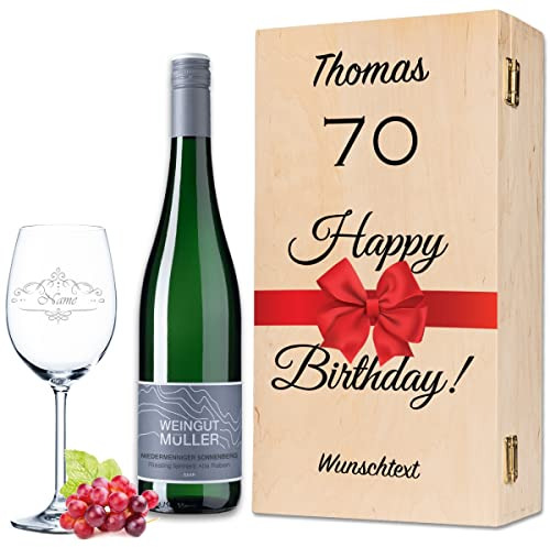 Leonardo Weinglas mit Gravur - Happy Birthday 70 Jahre - Personalisiert mit Name & Text - inkl. Holzkiste & Flasche Wein von Riesling Tandem - Geschenk Set zum 70. Geburtstag für Sie & Ihn