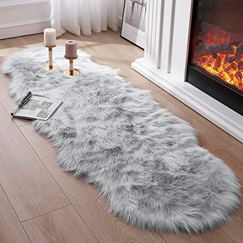 JXLOULAN Faux Lammfell Schaffell Flauschig Teppich 60 x 160 cm Nachahmung Wolle fellteppich Weiche Longhair Fell Bettvorleger Sofa Matte (Grau)
