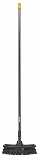 Fiskars Scopa multiuso Solid con doppie setole PowerClean, Lunghezza: 1,6 m, M, Nero/Arancione, 1025921