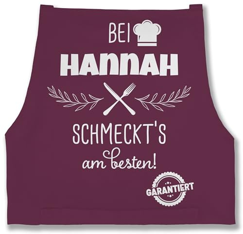Schürze - Kochschürze - Bei Name schmeckts am besten I Geschenk Kochen Oma I Mama I Opa I Papa - 85x69 - Aubergine - koch-schürze personalisierte kochschuerze küche schmeckt backschürze es
