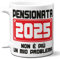 STAMPATEK Tazza Regalo pensione donna 2025, tazza pensionata, Idea Regalo Tazza Pensione, collega Regali pensione gadget Tazza Collega Pensionante, pensionamento donna Colazione Portapenne Scrivania