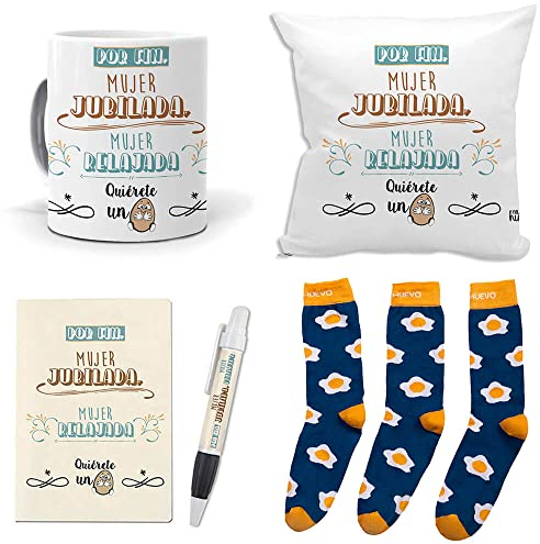 mundohuevo Mega Regalo Personalizado para Jubilacion Mujer. Mujer jubilada, Mujer Relajada. Taza, cojin, libreta, boli y Trio de Calcetines