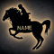 LEON FOLIEN Springreiter Pferdesport Schlummerlicht mit Wunschname LED Wanddeko Lasergravur Nachtlicht Geschenk zum Geburtstag Pferd Kinderzimmer Horse