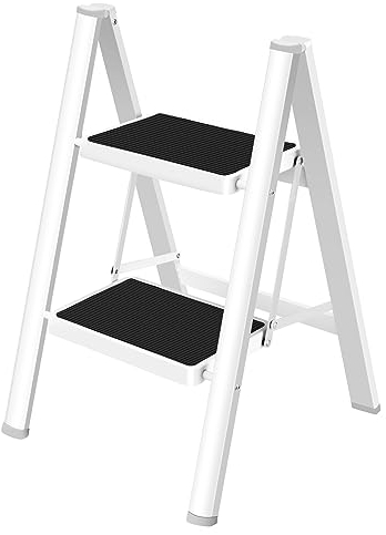 HBTower Trittleiter 2 Stufen Klappbar, Leichtes und Kompaktes Klapptritt mit Rutschfesten Stufen, Robuster Stahlrahmen, 150 kg Tragkraft, Tragbar für Haushalt und Küche