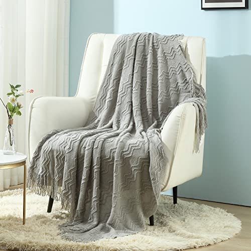 CREVENT Gestrickte dekorative Überwurfdecke für Couch, Sofa, Stuhl, Bett, weich, warm, gemütlich, leicht, für Frühling, Sommer, Herbst (127 x 152 cm, Hellgrau)