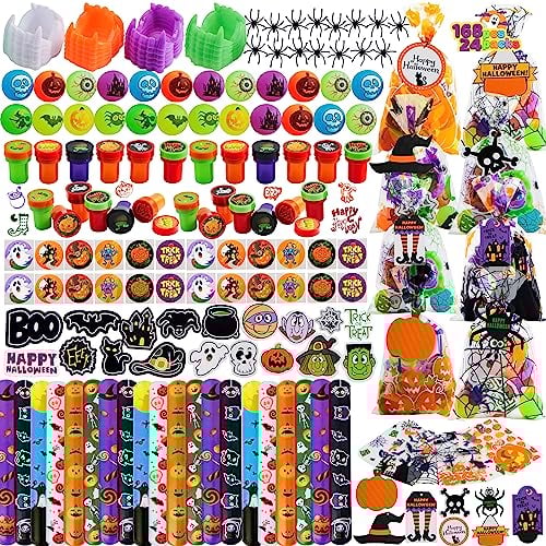 JOYIN 24 Stück vorverpackte Halloween-Spielzeug-Sets für Kinder inklusive Vampirzähne, Hüpfbälle, Spinnen, Halloween-Stempel, Aufkleber, für Halloween Süßes oder Saures, Party Geschenk-Set
