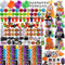 JOYIN 24 Stück vorverpackte Halloween-Spielzeug-Sets für Kinder inklusive Vampirzähne, Hüpfbälle, Spinnen, Halloween-Stempel, Aufkleber, für Halloween Süßes oder Saures, Party Geschenk-Set