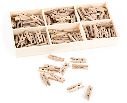 Logbuch-Verlag 135 mini pinzas decorativas color marrón natural en caja de madera – Miniclips de madera de 2,5 cm para manualidades y decoración