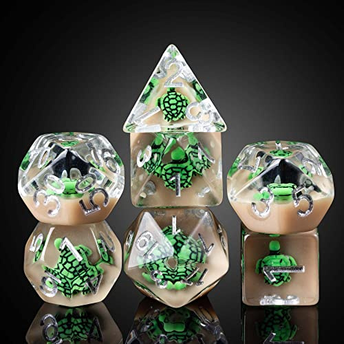 Cusdie Set di 7 dadi poliedrici per DnD contenenti animali, per giochi di ruolo, Dungeons and Dragons (D&D), MTG, Pathfinder (tartaruga verde) | Set di dadi a forma di animali, per giochi di ruolo, D&D, Dungeons and Dragons, con sacchetto di velluto