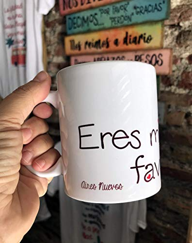 Taza de cerámica Eres mi persona favorita”. Para microondas y lavavajillas. Original. Diseños propios. Personalizados. Regalos. Amor. Familia.