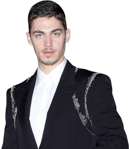 Hero Fiennes Tiffin (Smart) Découpage du copain à mi-corps
