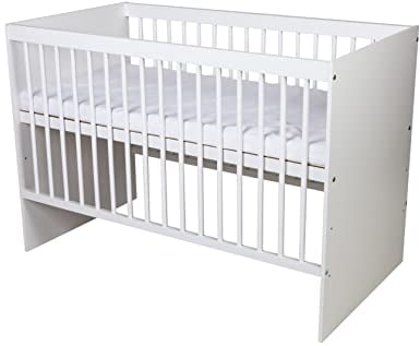 KMbaby Babybett TANY Weiß 120 x 60 cm mit Matratze - Baby Kinderbett Gitterbett mit Lattenrost 3 Stufen Höhenverstellbar - Lackiertes Kiefernholz
