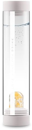 VitaJuwel Sana JOY cloud white | Karaffe aus Glas mit Edelsteinen (Orangencalcit, Magnesit & Bergkristall) - für Aufmerksamkeit, Selbstvertrauen & Optimismus