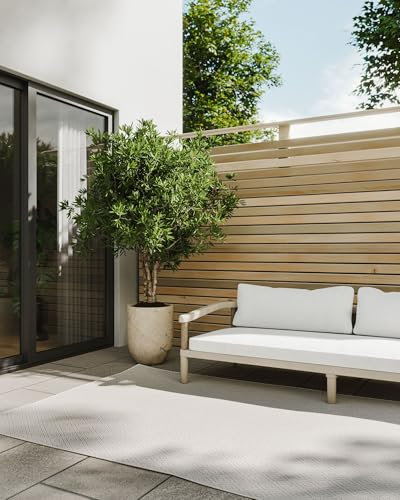 benuta Basic In- & Outdoor Teppich Lou - Weiß 140x200 cm - Wetterfest & UV-beständig - Multifunktional für Balkon, Terrasse, Garten - Küchenteppich & Wohnzimmerteppich - Pflegeleicht Robust