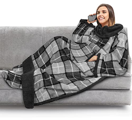 PAVILIA Sherpa-Fleece-Decke mit Ärmeln und Fußtasche für Damen und Herren, Erwachsene, tragbare Decke, Überwurf, dicke, extra weiche Schlafdecke mit Füßen, Geschenk für Frauen und Mutter (kariert)
