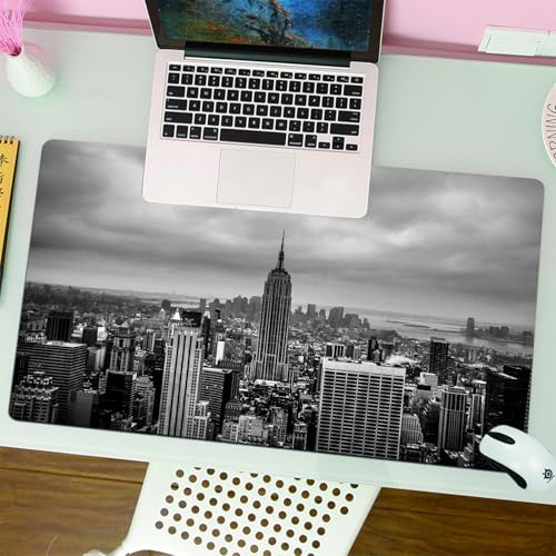 QRFASFZO Tappetino per mouse tappetino da ufficio multifunzione e antiscivolo,per migliorare la precisione e la velocità,Città iconica in bianco e nero, Empire State Building in una spettaco,80x30 cm