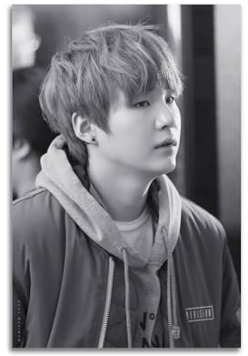 SILATSAWTU Poster mit koreanischem Sänger Min Yoongi, dekoratives Gemälde, Leinwand, Wandposter und Kunstdruck, moderne Familienschlafzimmer-Dekoration, Poster, 60 x 90 cm