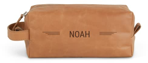 Personalisierte Kulturtasche aus echtem Büffelleder - Kulturbeutel Herren personalisiert mit Namen, Exklusive Ledertasche für Männer (Braun/Cognac)