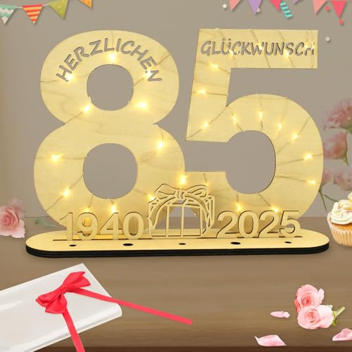 Seutgjie Deko 85 Geburtstag Frauen Männer 1940-2025 Geldgeschenk mit LED Lichterkette Fliege und Geschenkpapier für Jubiläum Hochzeitstag Tischdeko Originelle Holz Schild Gästebuch