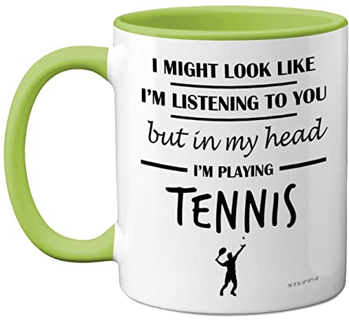 Vatertagstasse, Tennis-Geschenke für Männer und Frauen – in My Head I'm Playing Tennis, lustige Geschenke für Tennisspieler, Tennisliebhaber, Geschenke, 325 ml, Keramik, spülmaschinenfest, grün,