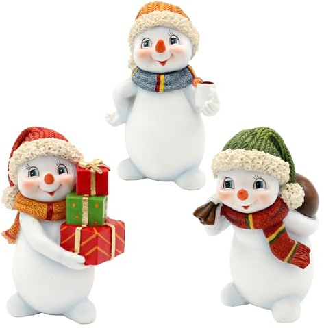 Schneemanndeko, Winterkinder, Deko - Schneemann, Schneekinder mit Mütze und Schal rot/orange/grün mit Geschenken, Tasse und Geschenkesack als 3er Set L/B/H 7,5 x 5 x 11 cm.