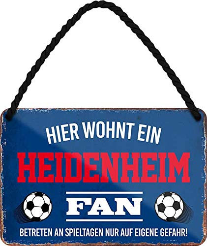 schilderkreis24 - Blechschilder HIER WOHNT EIN HEIDENHEIM Fan Hängeschild für Fußball Begeisterte Deko Artikel Schild Geschenkidee 18x12 cm