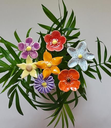7 Keramikblumen, bunt gemischt: Ca. 2,50-3,50 cm von SylBer-Ceramics aus Markkleeberg (Herrlich bunte Deko.)