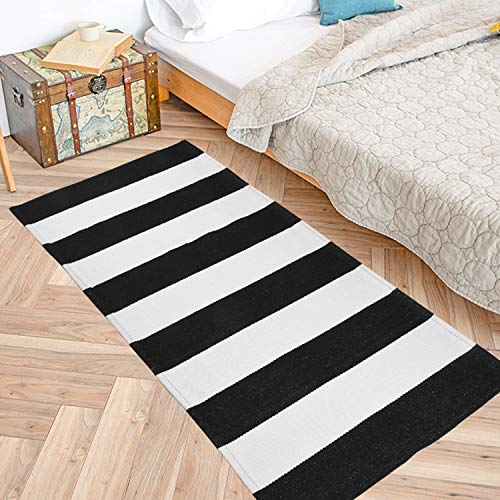 Yugarlibi Schwarz und Weiß Streifen Teppiche, Waschbar Moderne Fußmatte Outdoor, Shaggy Terrasse Teppich für Wohnzimmer Küche Kinderzimmer 70x110 cm