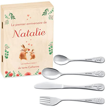 Maverton Set de Couverts De Table Bebe 1 An personnalisé dans boîte en bois imprimée - Couvert Enfant Inox Animal - Cadeau Enfant 1 an anniversaire - Cadeaux bébé - Coutellerie gravée - Lapins