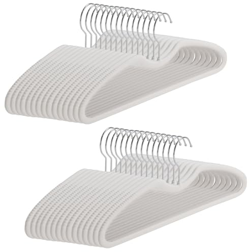 Paquete de 30 perchas de terciopelo, perchas delgadas antideslizantes de cuello corto con gancho giratorio de 360°, perchas de ropa que ahorran espacio para camisas, vestidos, suéteres, color blanco