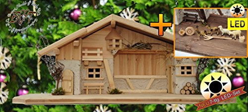 ÖLBAUM BTV Krippenstall-Weihnachtskrippe mit XXL-BELEUCHTUNGSSET mit + 2 Laternen + LED-beleuchtetes Lagerfeuer, historische Holz-Krippe, mit Premium-DEKOSET mit Krippen-Tieren Schafe und