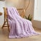 XeGe Luxuriöse Flauschige Couchdecke - Sofa Kuscheldecke, warme winterliche Sofadecke, hochwertige Kunstpelz-Decke, zottelige Plüschdecke, 127x152 cm pelzige Wohndecke für Couch, Lavendel