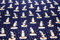 Pinguin-Stoff mit Punkten, 1 m, marineblau, Pinguine mit Schals und Mützen, niedlich mit 2 mm Punkten, bedrucktes Material zum Basteln, mehrfarbig, dunkelblau, marineblau, X'Mas