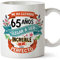 MUGFFINS Taza 65 Cumpleaños -Me ha Llevado 65 años Llegar a ser increíble y Casi Perfecto - Regalos Desayuno Feliz Cumpleaños…