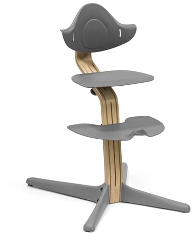Stokke Nomi Stuhl, Eiche/Grey - Inspiriert zu aktivem Sitzen - Ohne Werkzeug stufenlos verstellbar - Inklusive Fußstütze und kippsicheren Rädern - Bis 150 kg belastbar