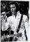 Posterlounge Elvis Presley auf der Bühne Leinwandbild 50 x 70 cm Schwarz-Weiß Wandbilder Wanddeko
