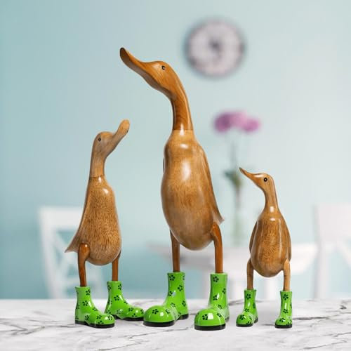 DomDeco Handgefertigte Deko-Figur Ente mit grün geblümten Stiefeln aus Holz, ca 35cm