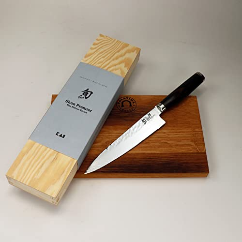 Kai Shun Messer – Tim Mälzer Messer Premier Serie TDM 1722 - Allzweckmesser mit Wellenschliff 11 cm aus Damaststahl – Ultrascharfes japanisches Messer + 100% handgefertigtes Schneidebrett Unikat