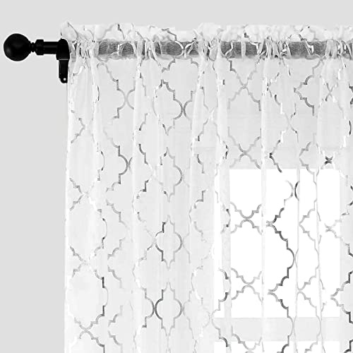 Kotile - 2 Cortinas translúcidas en Blanco y Plateado, 183 cm, con Dibujo arqueado marroquí Metalizado, Dobladillo para Barra, filtrado de luz y privacidad, 132 x 183 cm (Ancho x Largo)