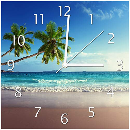 Wallario Design-Wanduhr Sandstrand auf den Seychellen - Urlaub unter Palmen aus Glas, Motiv-Uhr Größe 30 x 30 cm, weiße Zeiger